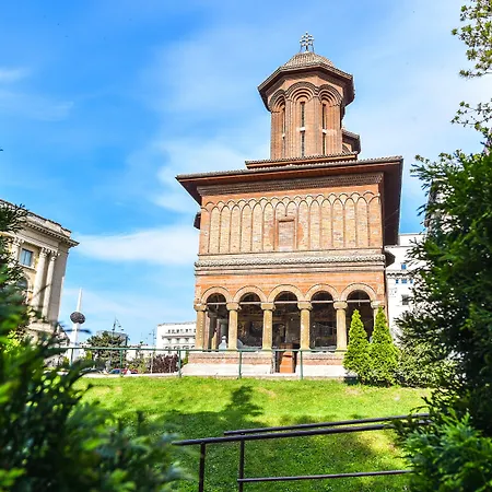 - Cismigiu Gardens